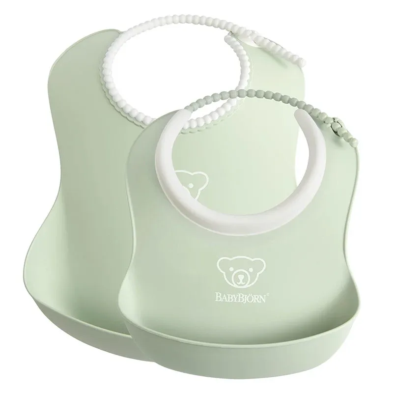 BabyBjörn Haklappsset Blekgrön 2-pack från Babybjörn – köp hos Apotek Hjärtat