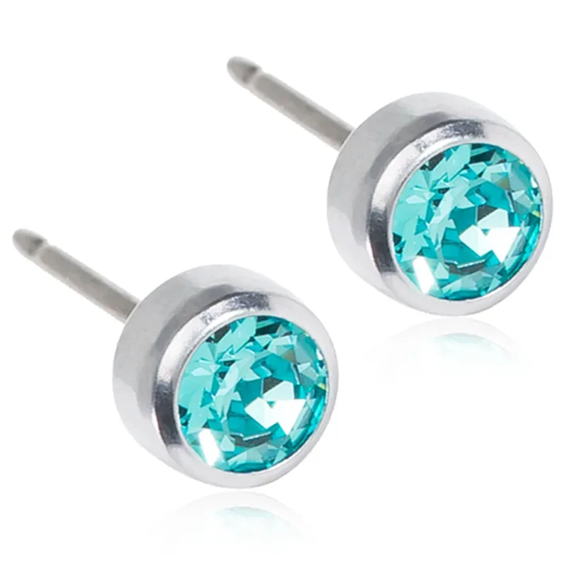 Blomdahl Örhängen Bezel Turquoise 5 mm från Blomdahl – köp hos Apotek Hjärtat
