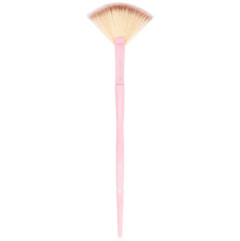 Brushworks HD Fan Brush från Brushworks – köp hos Apotek Hjärtat