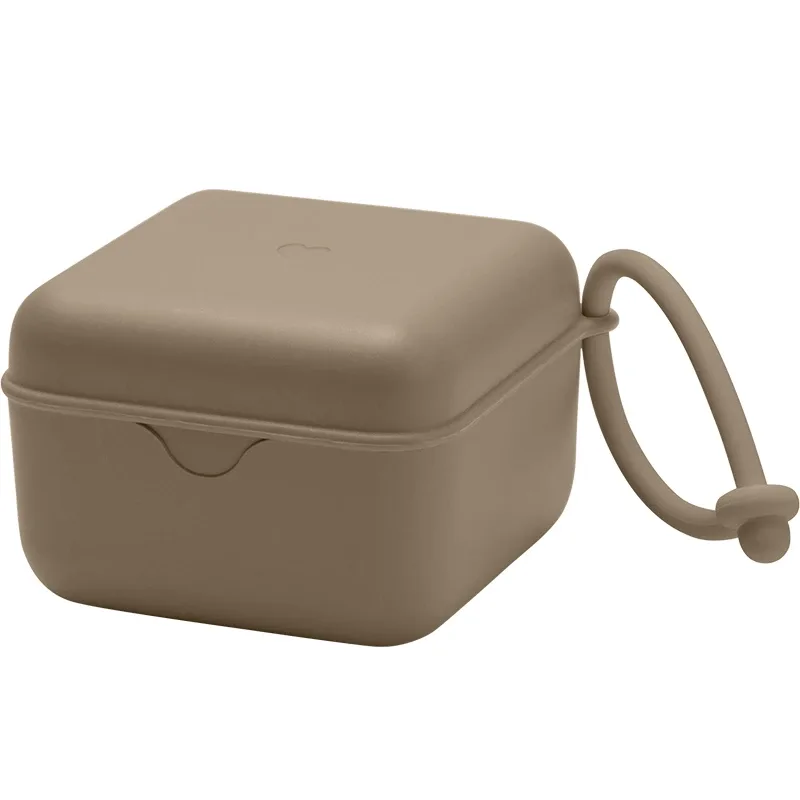 BIBS Pacifier Box Dark Oak från BIBS – köp hos Apotek Hjärtat
