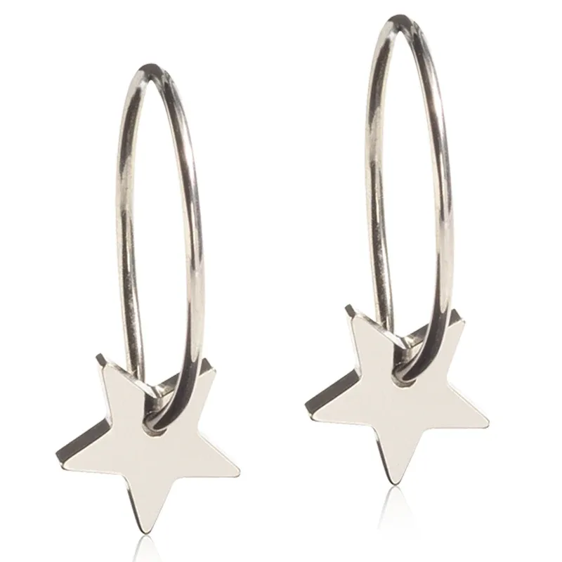 Blomdahl Örhänge Natural Titanium Ear Ring Pendant Star 8 mm från Blomdahl – köp hos Apotek Hjärtat