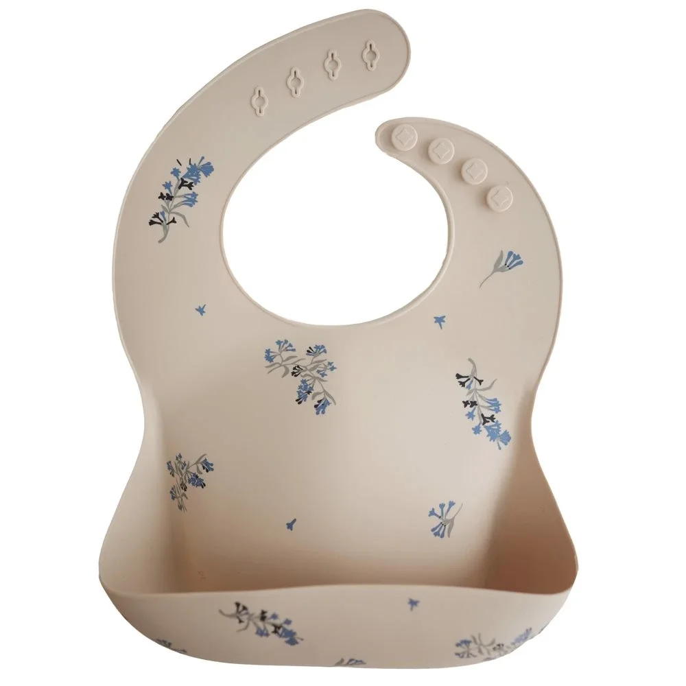 Mushie Silicone Bib Lilac Flowers från Mushie – köp hos Apotek Hjärtat