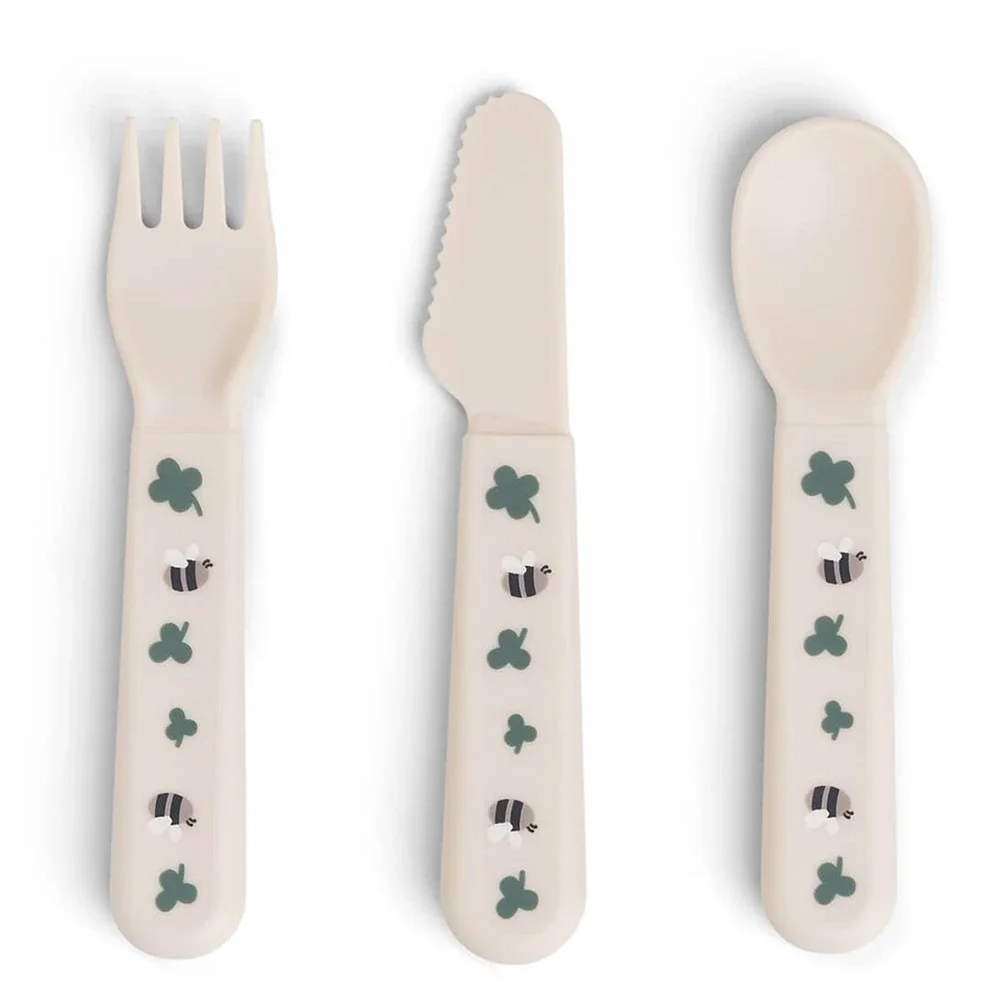 Done by Deer Foodie Cutlery Set Tiny Farm Sand från Done by Deer – köp hos Apotek Hjärtat