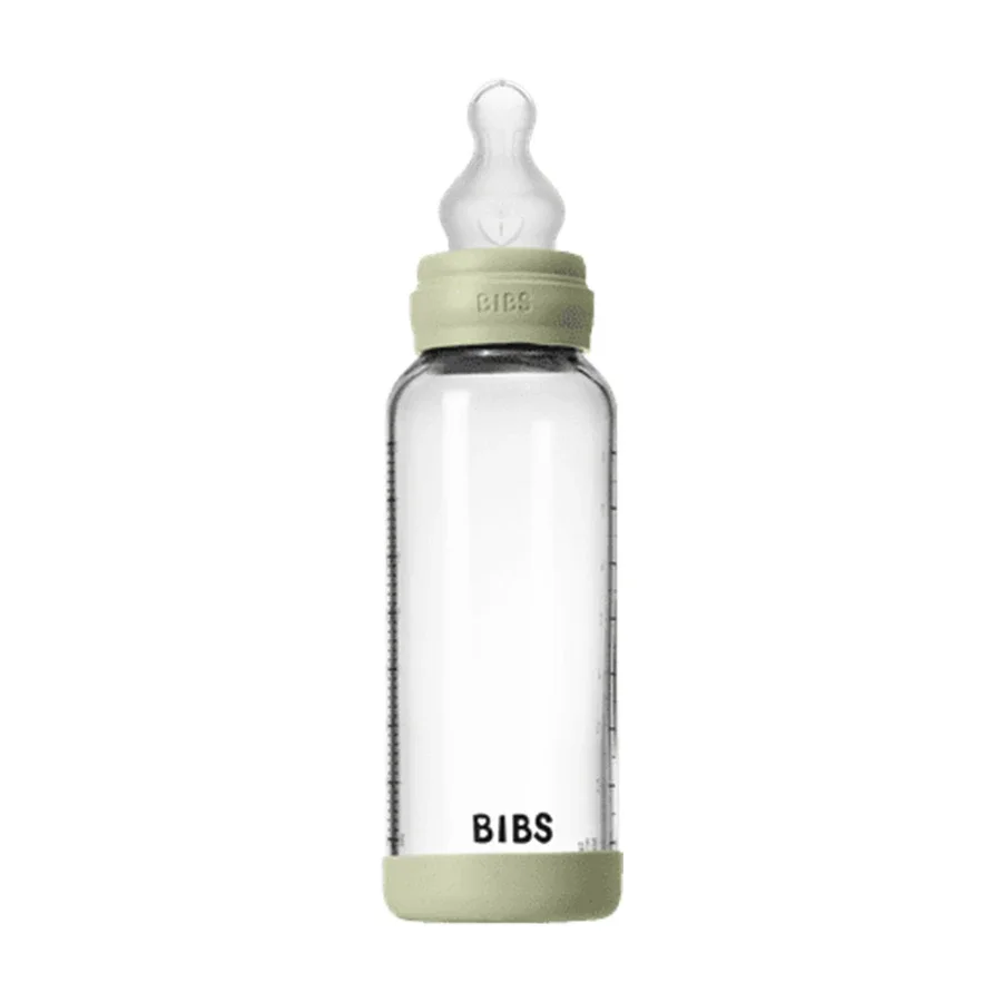 BIBS Glass Baby Bottle Round Silicone Medium Flow 240 ml Sage från BIBS – köp hos Apotek Hjärtat