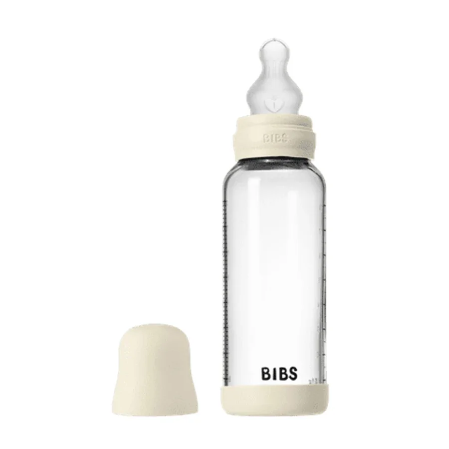 BIBS Glass Baby Bottle Round Silicone Medium Flow 240 ml Ivory från BIBS – köp hos Apotek Hjärtat