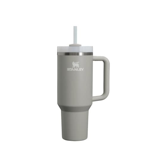 Mugg Stanley Quencher H2.0 Flowstate™ Ash, 1.2 l – från Stanley – 570 kr – hos Coffee Friend