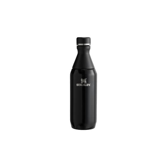 Vattenflaska Stanley The All Day Slim Black gloss, 600 ml – från Stanley – 371 kr – hos Coffee Friend