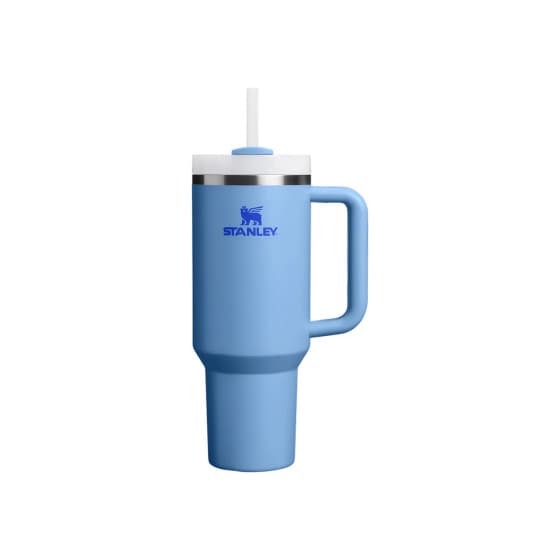 Stanley Quencher H2.0 Flowstate™ Blue Sky tumbler, 1,18 l - blå – från Stanley – 600 kr – hos Coffee Friend