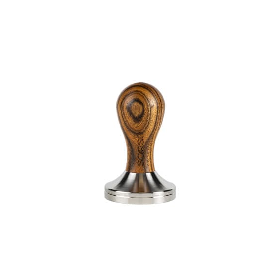 SORSO Barista tamper, rostfritt stål, med trähandtag, 57 mm – Brun från Sorso – köp hos Coffee Friend