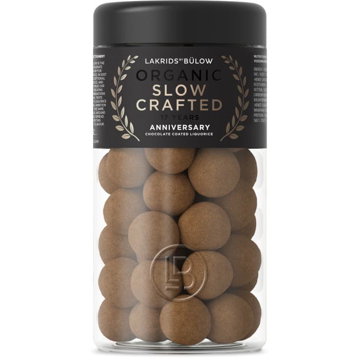 Lakrids by Bülow Organic Slow Crafted Anniversary (Limited Edition) 265g från Lakrids by Bülow – köp hos Delitea