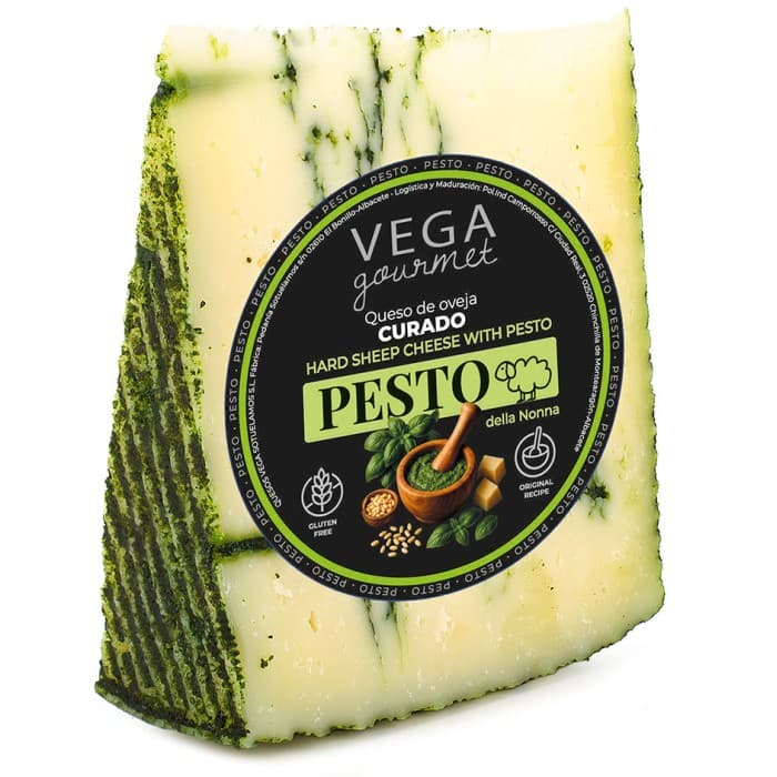 Vega Gourmet Fårost Pesto 6 månader 150g – från Vega Mancha – 80 kr – hos Delitea
