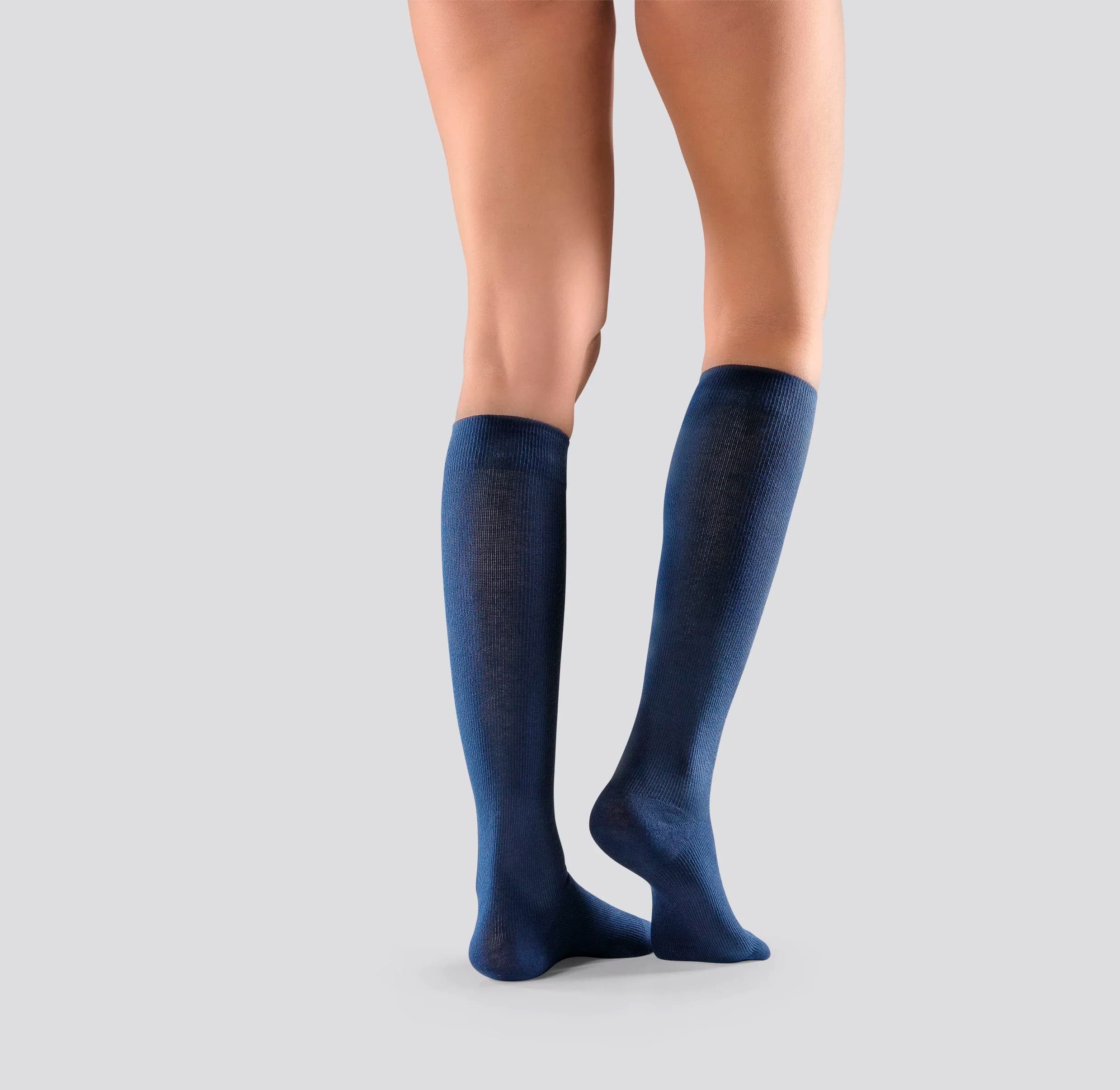 Mabs Cotton Knee Navy 1 par M från Mabs – köp hos Apotek Hjärtat