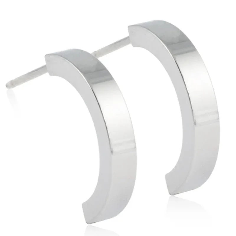Blomdahl Örhängen Pendant Plain Curved från Blomdahl – köp hos Apotek Hjärtat