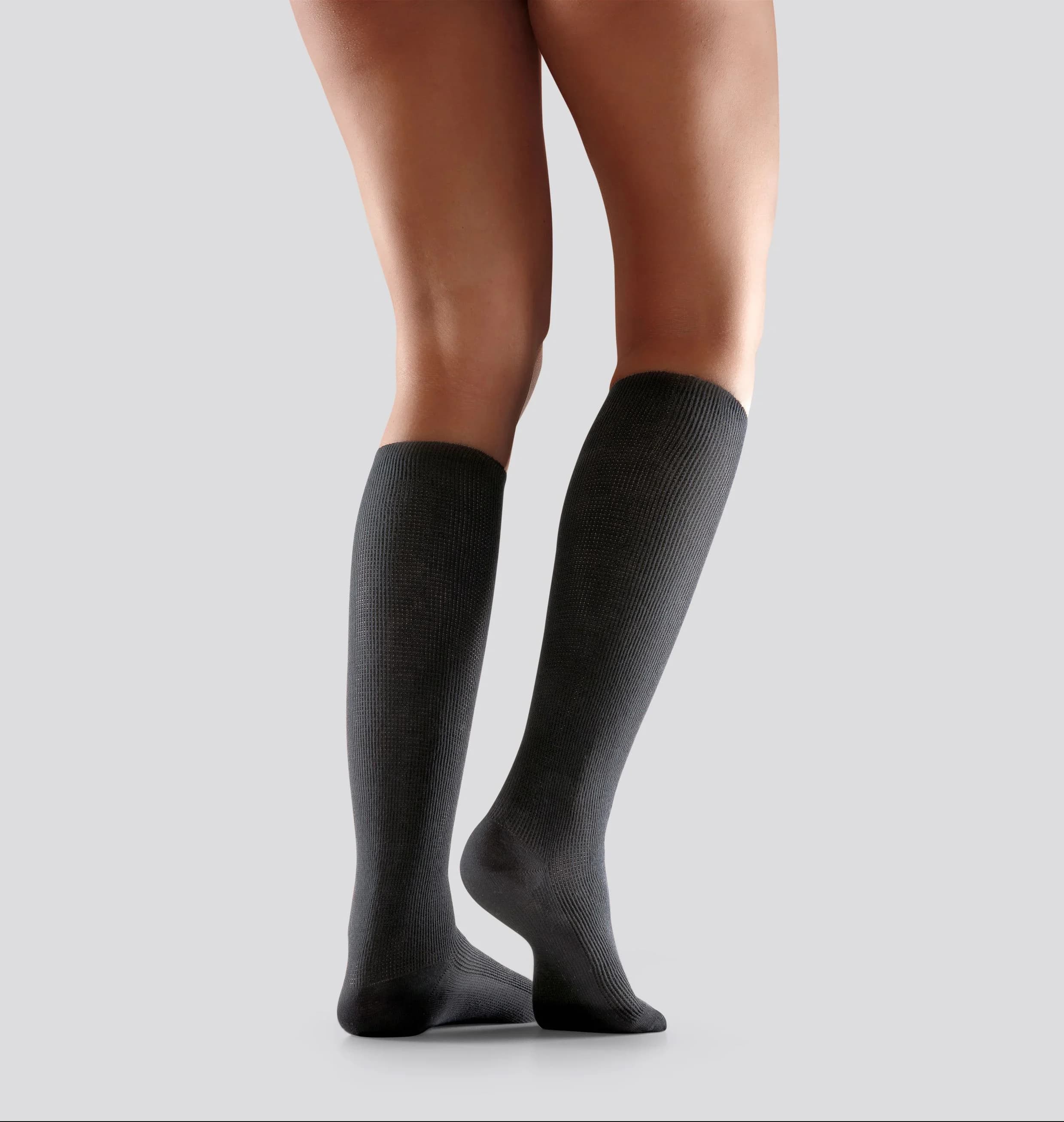 Mabs Travel Cotton Knee Black 1 par L från Mabs – köp hos Apotek Hjärtat