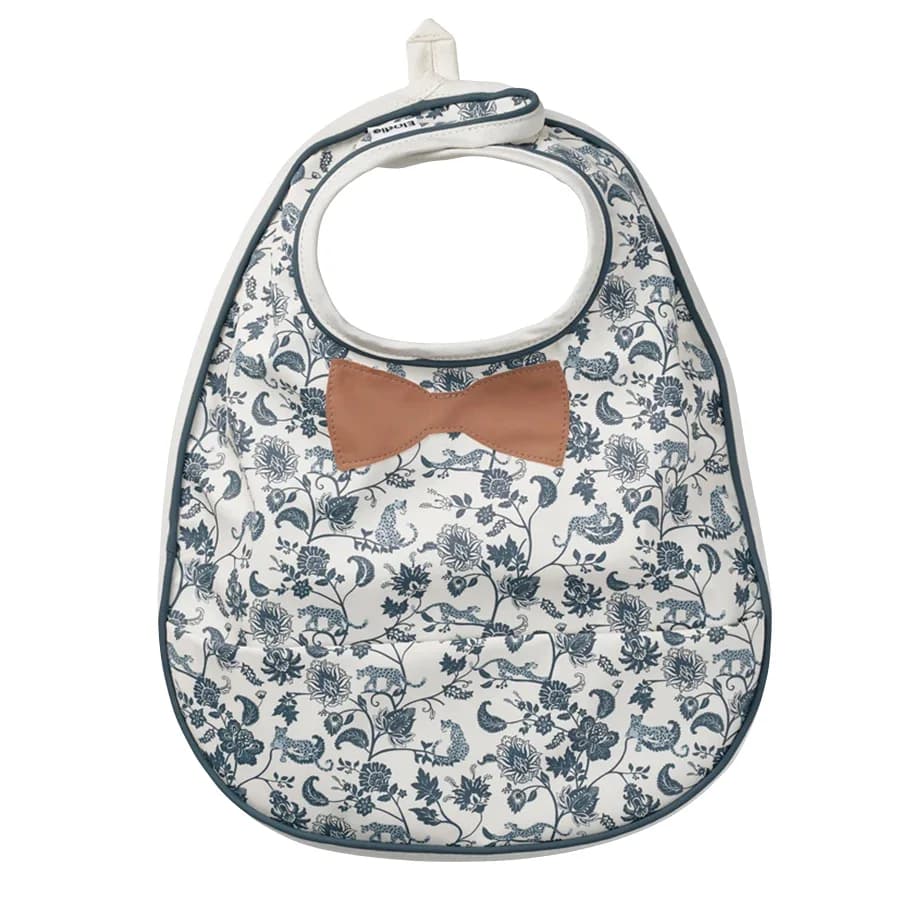 Elodie Baby Bib Garden Leo Toile Bow från Elodie Details – köp hos Apotek Hjärtat