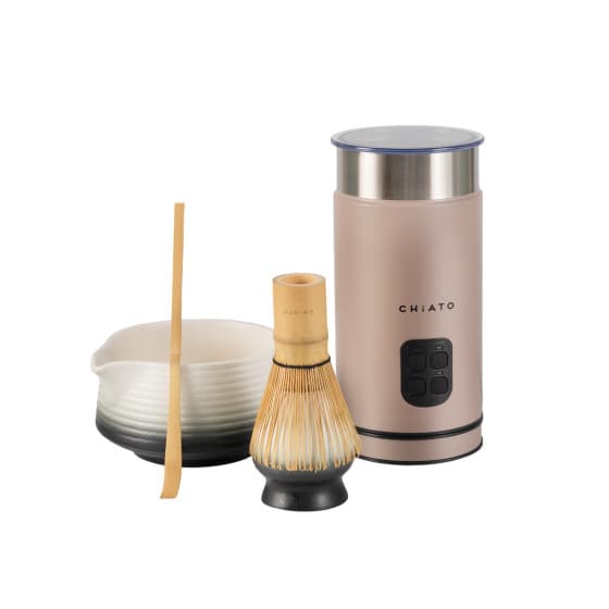 CHiATO milkPLAY mjölkskummare och Zen Yin Yang matcha-teset – från Chiato – 760 kr – hos Coffee Friend