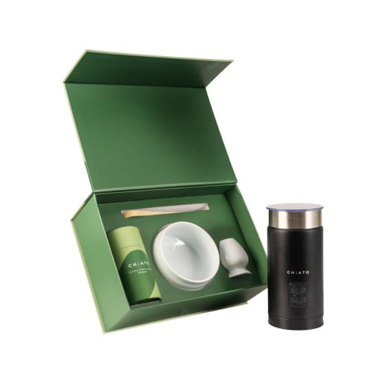 CHiATO milkPLAY mjölkskummare och Zen Pure White matcha-teset – från Chiato – 760 kr – hos Coffee Friend
