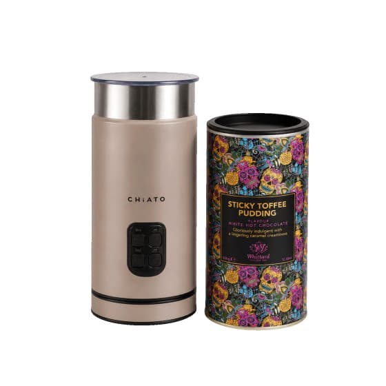 CHiATO milkPLAY mjölkskummare och Whittard of Chelsea Sticky Toffee Pudding varm choklad-set från Chiato – köp hos Coffee Friend