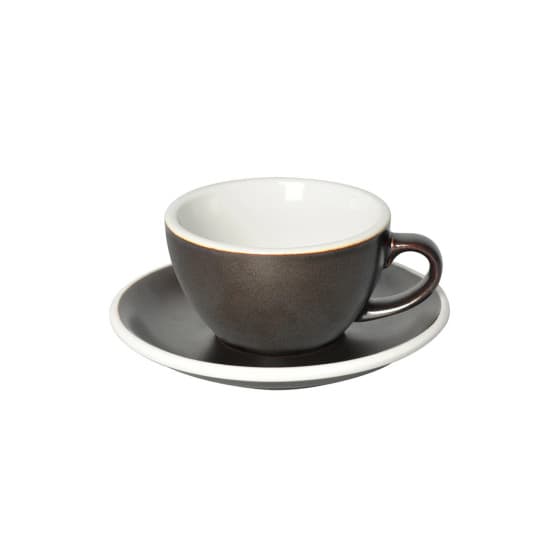 Cappuccino-kopp med ett underlägg Loveramics Egg Gunpow 200ml – från Loveramics – 225 kr – hos Coffee Friend