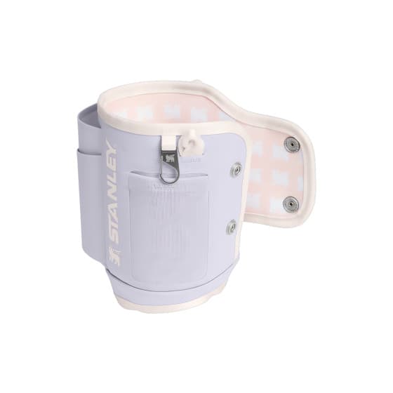 Stanley All-Day Quencher Carry-All bärväska - lila – från Stanley – 456 kr – hos Coffee Friend
