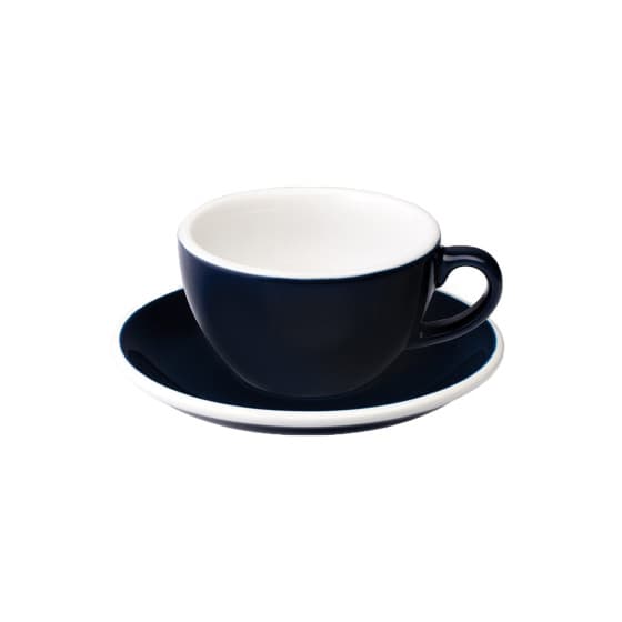 Cappuccino-kopp med ett underlägg Loveramics Egg Denim, 200 ml – från Loveramics – 216 kr – hos Coffee Friend