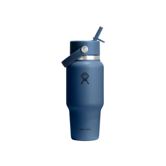 Hydro Flask Wide Mouth Flex Straw Cap Harbor Blue reseflaska, 710 ml – från Hydro Flask – 450 kr – hos Coffee Friend