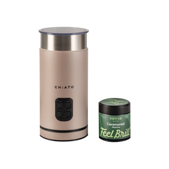CHiATO milkPLAY mjölkskummare och Feel Brill ceremoniellt matcha-teset från Chiato – köp hos Coffee Friend