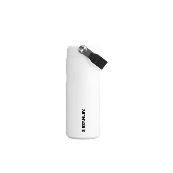 Stanley IceFlow™ Bottle Flip Straw 2.0 Chalk vattenflaska, 0,47 l - vit – från Stanley – 430 kr – hos Coffee Friend