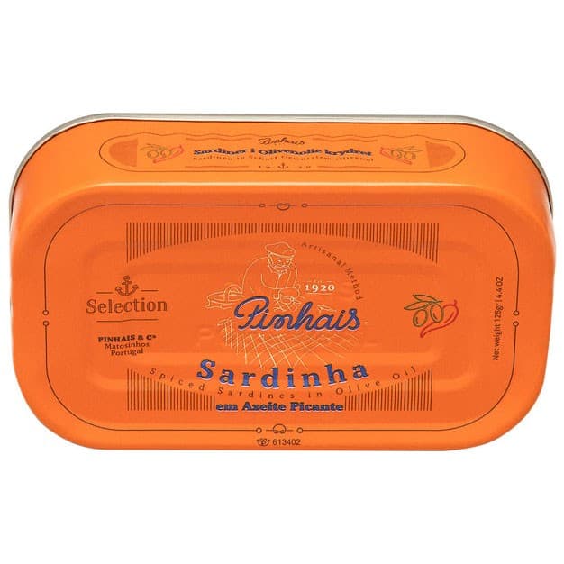 Pinhais Sardiner i Kryddstark Olivolja ""Pinhais selection"" 125g – från Pinhais – 79 kr – hos Delitea