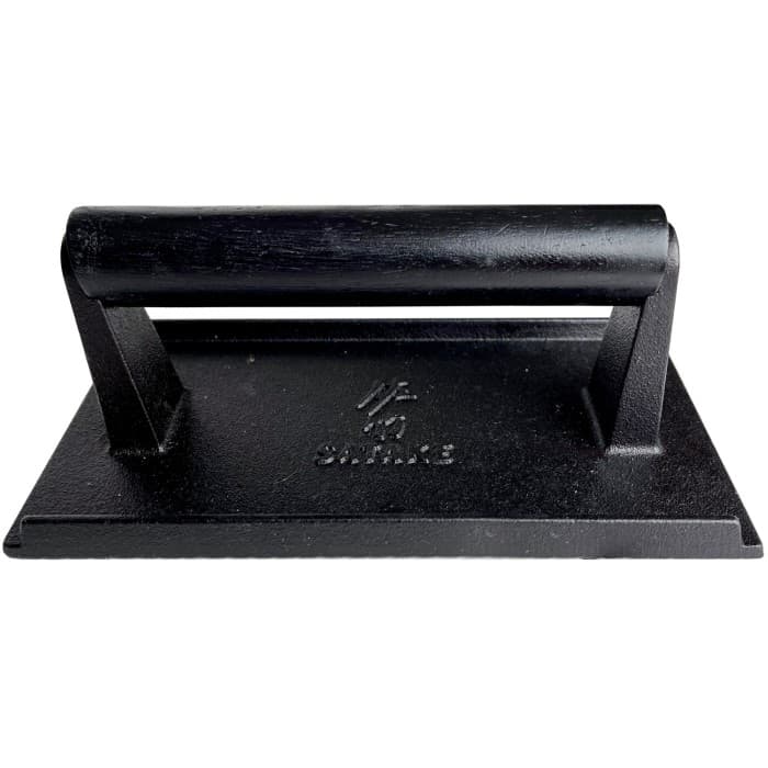 Satake Outdoor Grillpress i Gjutjärn med Trähandtag – från Satake – 229 kr – hos Delitea