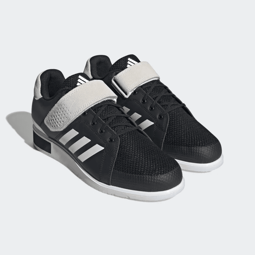 Power Perfect 3 Skor Svart Vit – från Adidas – 1549 kr – hos Bodystore