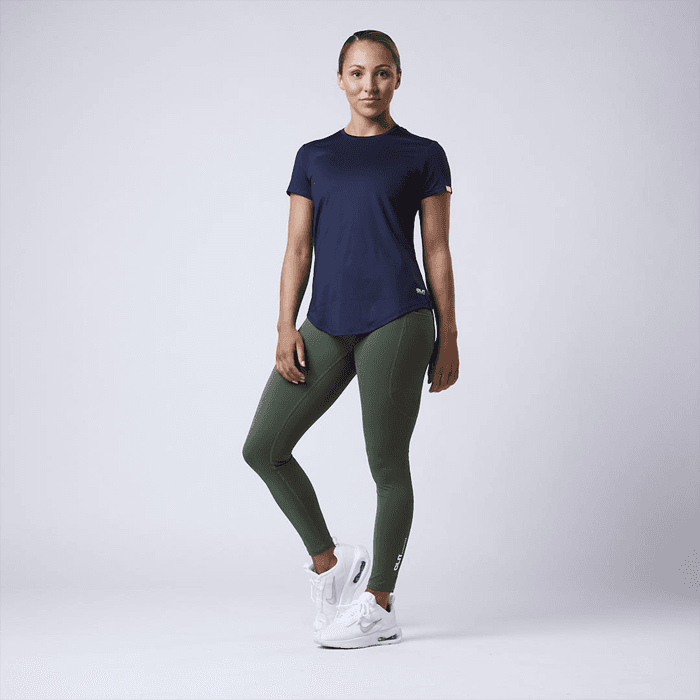 Lucy ws T-shirt Blå – från CLN ATHLETICS – 399 kr – hos Bodystore