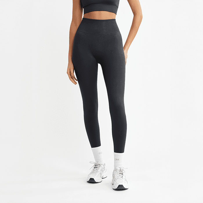 Träningstights Grå – från Drop of Mindfulness – 349 kr – hos Bodystore