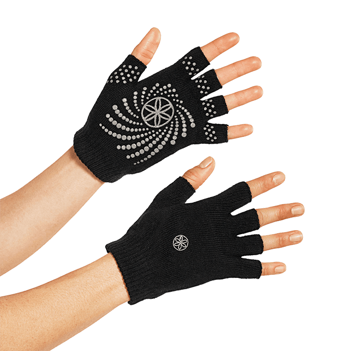Grippy Yogahandskar Svart – från Gaiam – 149 kr – hos Bodystore