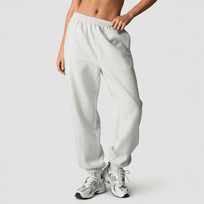 Everyday Sweatpants Vit – från ICANIWILL – 350 kr – hos Bodystore