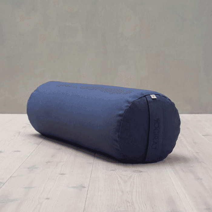 Bolster, Blueberry Blue – från Yogiraj – 849 kr – hos Bodystore