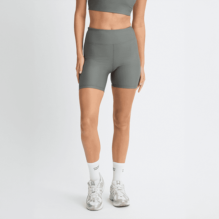 Ribbade Cykelshorts Grön – från Röhnisch – 200 kr – hos Bodystore