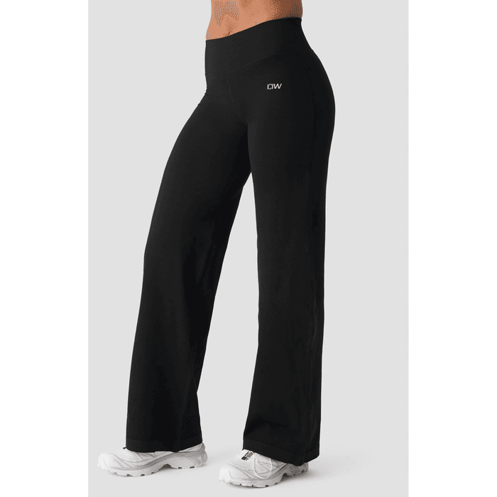 Smooth Seamless Raka Byxor Svart – från ICANIWILL – 899 kr – hos Bodystore