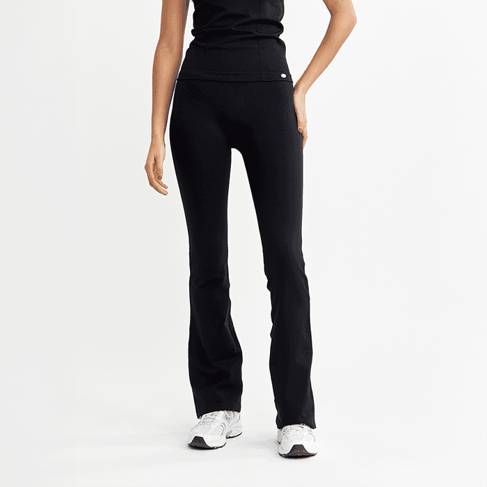 Seamless Flare Träningstights Svart – från Drop of Mindfulness – 499 kr – hos Bodystore