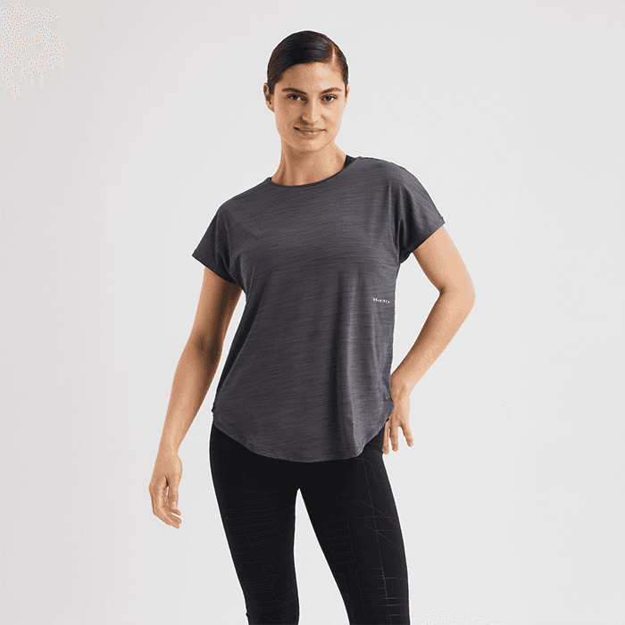 Motion Träningstshirt Lila – från Röhnisch – 449 kr – hos Bodystore