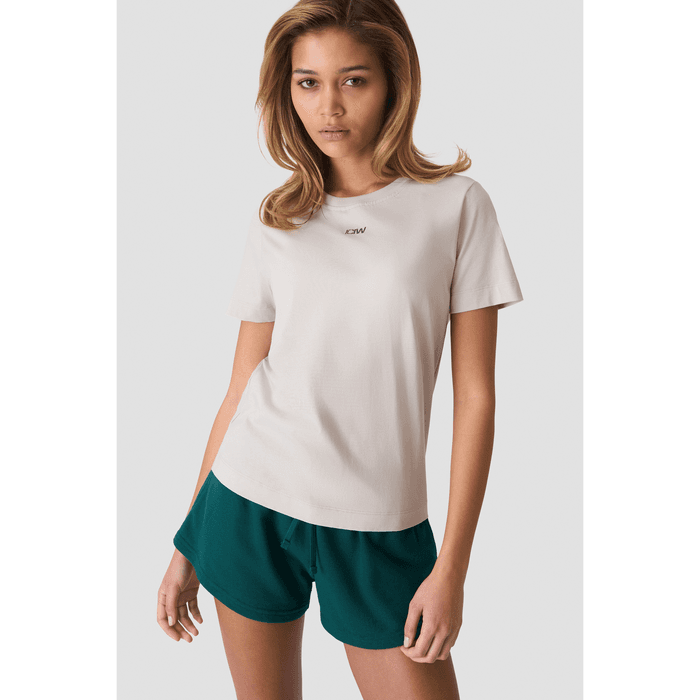 Everydays T-shirt Beige – från ICANIWILL – 499 kr – hos Bodystore