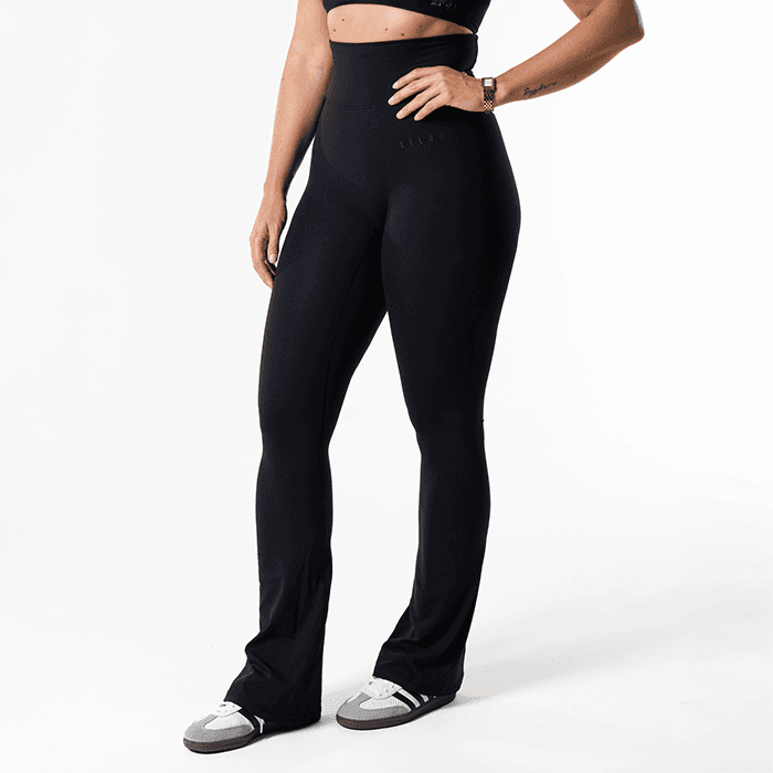 Clean Träningstights Flared Tall Svart – från Relode – 799 kr – hos Bodystore