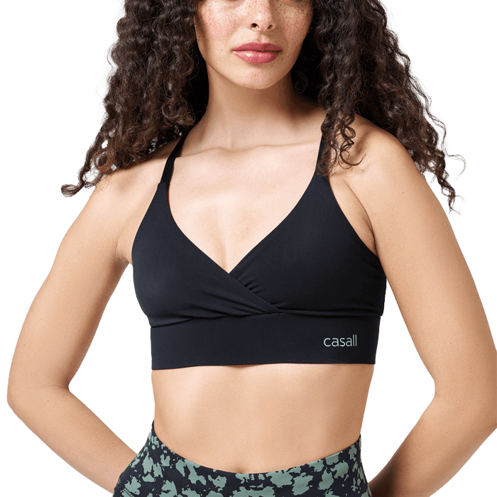 Wrap Sport-BH Svart – från Casall Sportswear – 479 kr – hos Bodystore