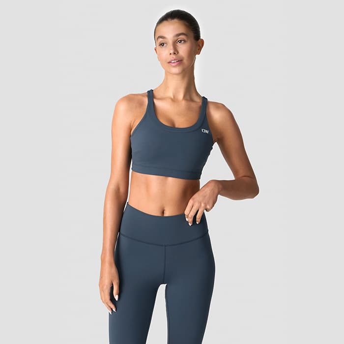 Nimble Sports Bra, Dark Dusty Blue – från ICANIWILL – 225 kr – hos Bodystore