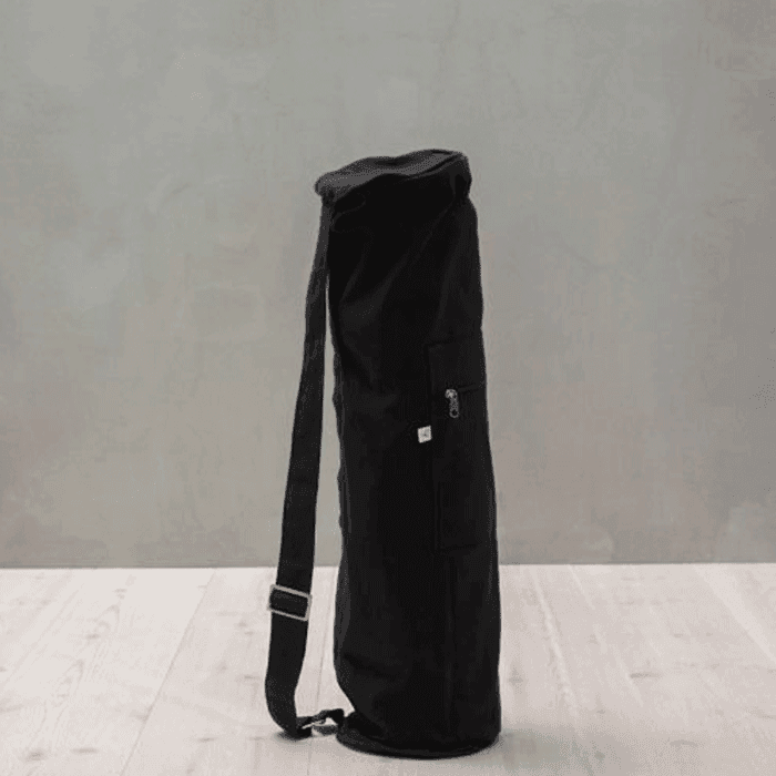 Yoga mat Bag, Midnight Black – från Yogiraj – 429 kr – hos Bodystore