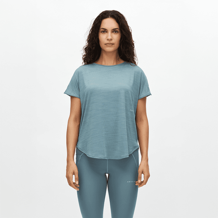 Motion Träningstshirt Blå – från Röhnisch – 449 kr – hos Bodystore