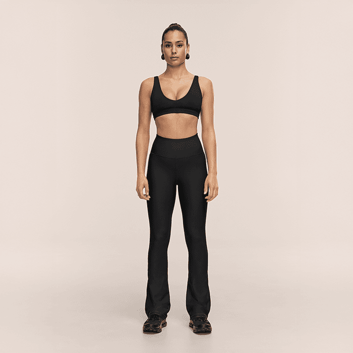 Soft Touch Flare Pants Svart – från Casall Sportswear – 999 kr – hos Bodystore