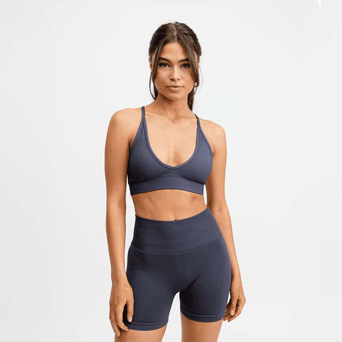 Seamless V Sport-bh Mörkgrå – från Drop of Mindfulness – 349 kr – hos Bodystore