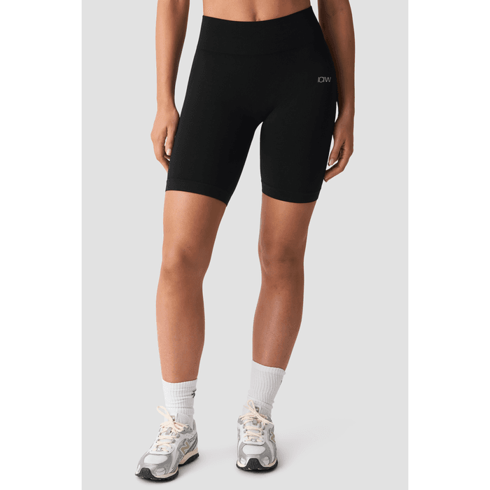 Smooth Seamless Biker Shorts Svart – från ICANIWILL – 499 kr – hos Bodystore