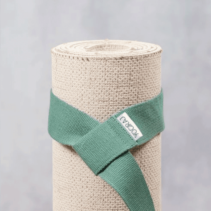 Mat Carry Strap, Moss Green – från Yogiraj – 229 kr – hos Bodystore